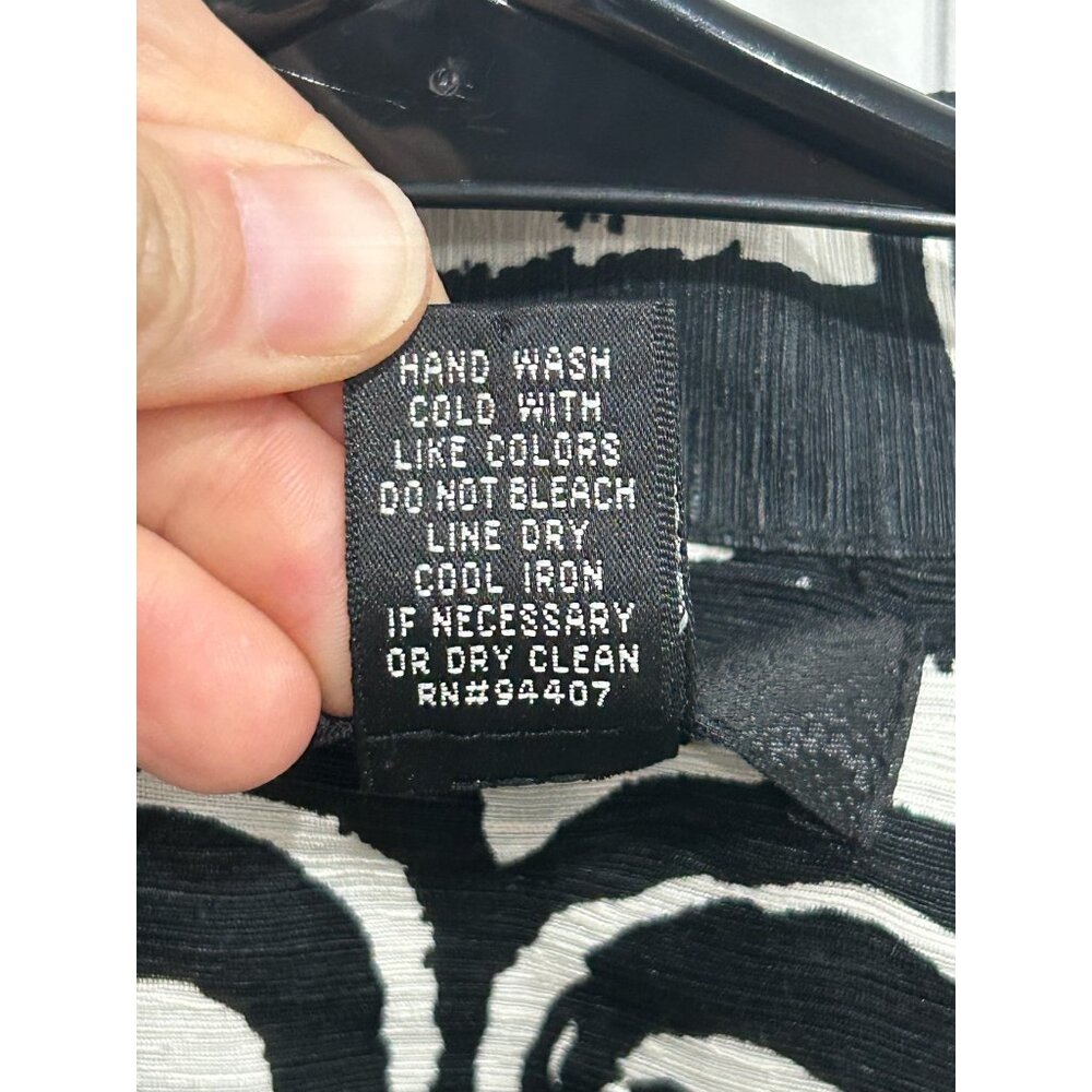 Ios Abstract Button Front Shacket Black White Sz … - image 7